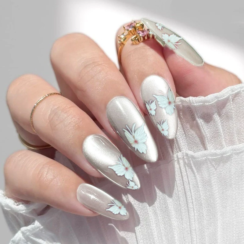 Künstlerische Florale Druck-On-Nagelerweiterungen Karnz