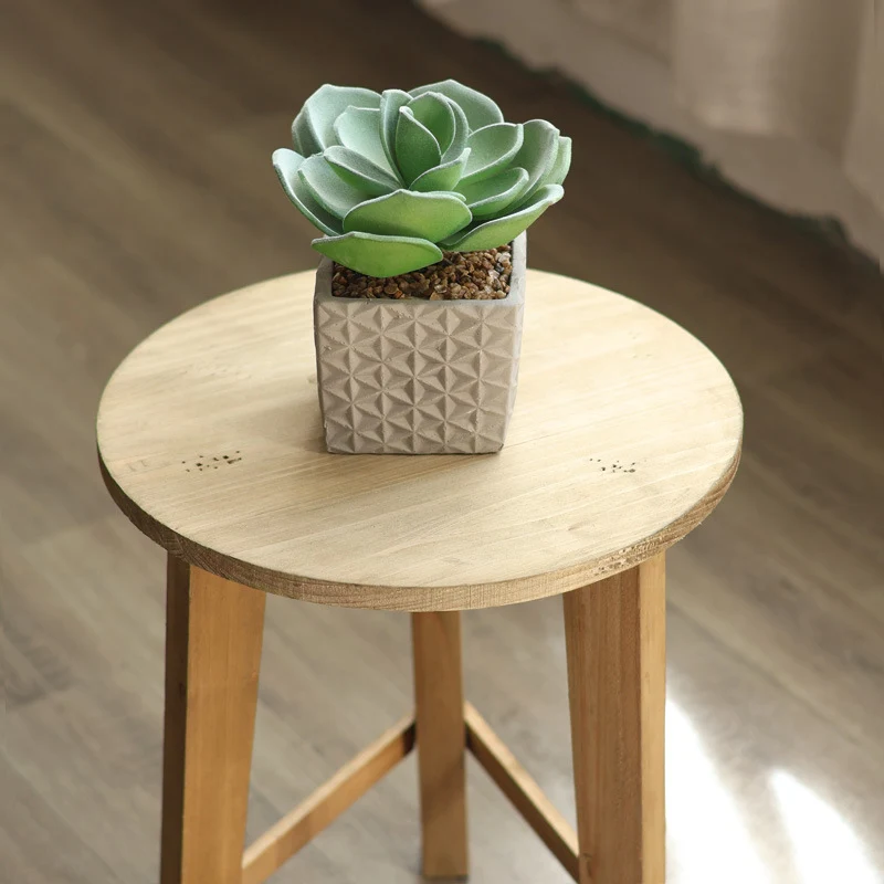 Rustikaler Hocker aus Massivholz Karnz