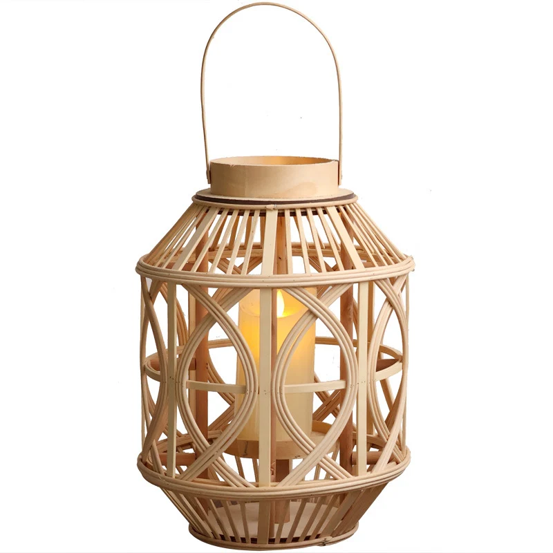 Handgefertigte Laterne aus Rattan Karnz