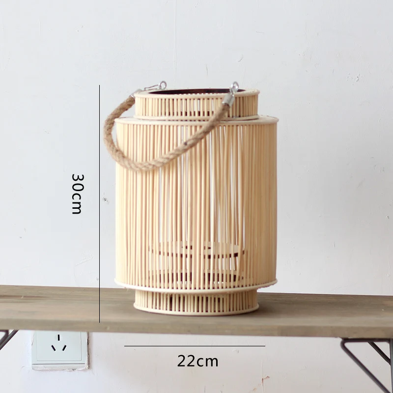 Dekorative Laterne aus geflochtenem Material Karnz