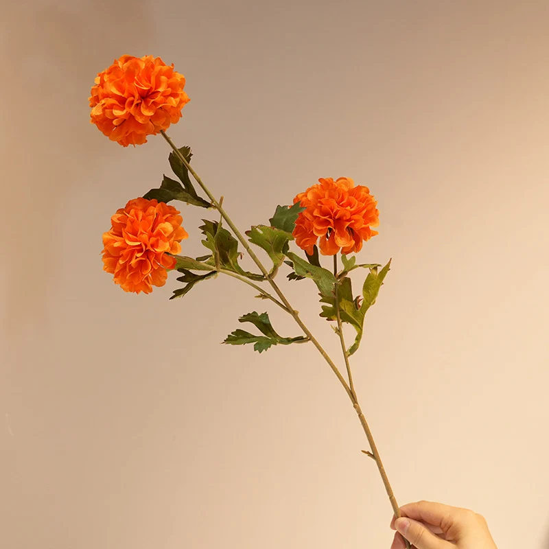 Kunstvolle Blumengestecke Karnz