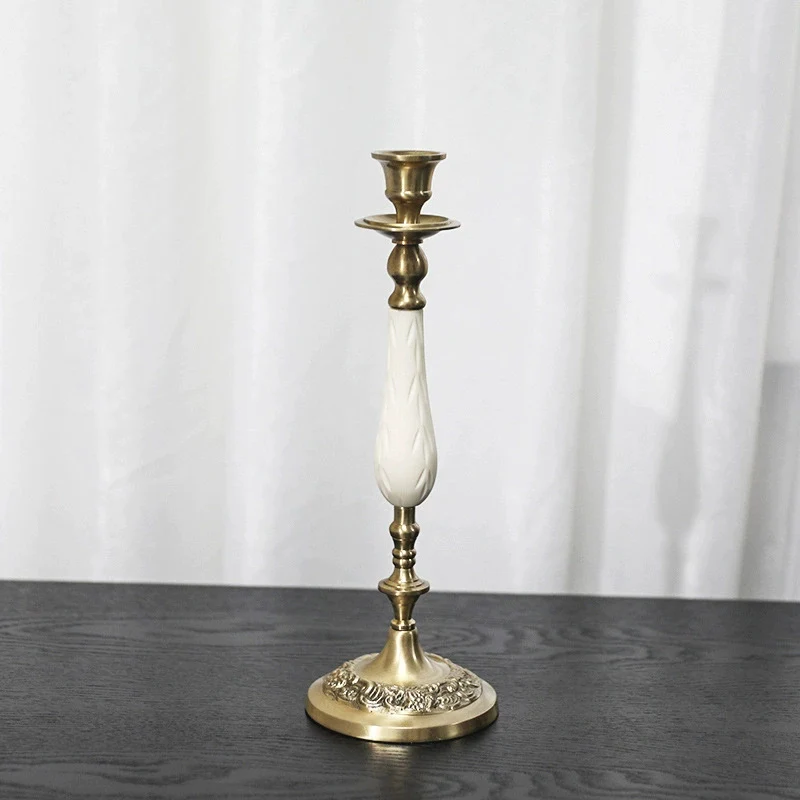 Eleganter dekorativer Kerzenhalter