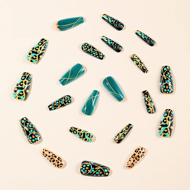 Exotische Tierdruck Stiletto Nagelkunst Extensions Karnz