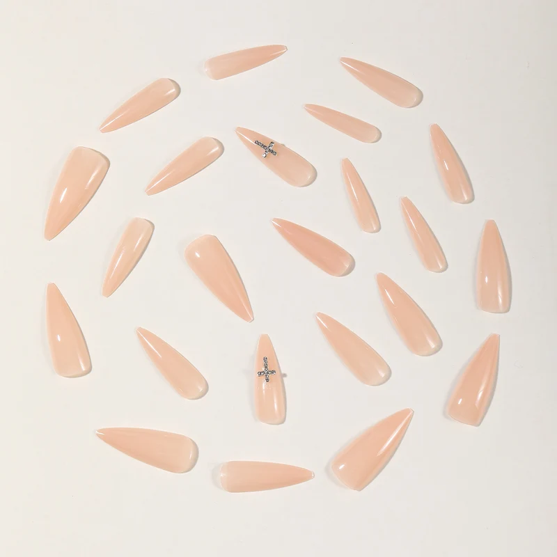 Elegante Stiletto-Nagelkunstverlängerungen Karnz