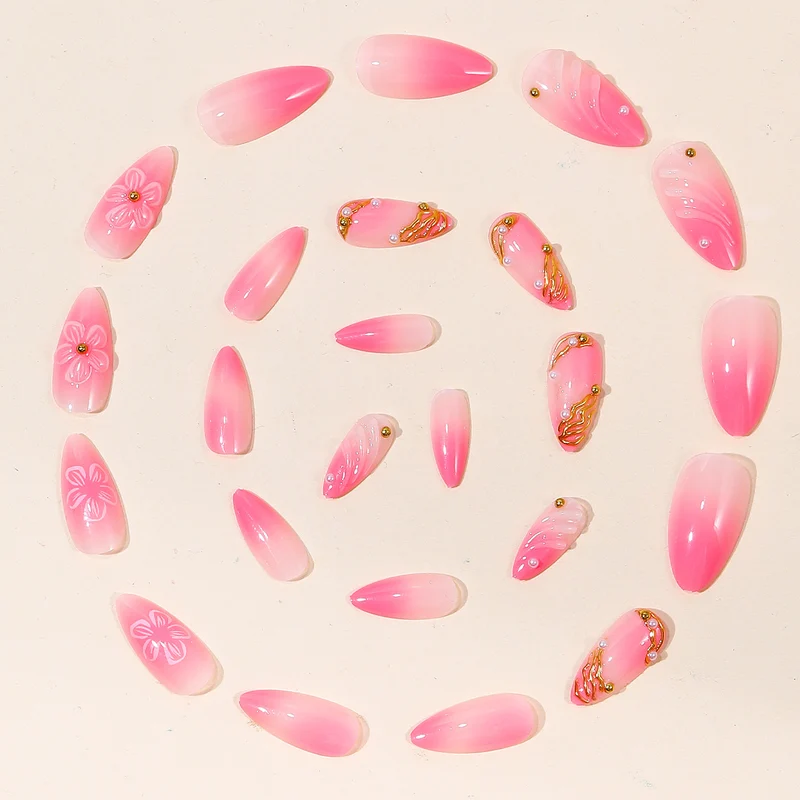Elegante Blumen 3D Nagelkunst Karnz