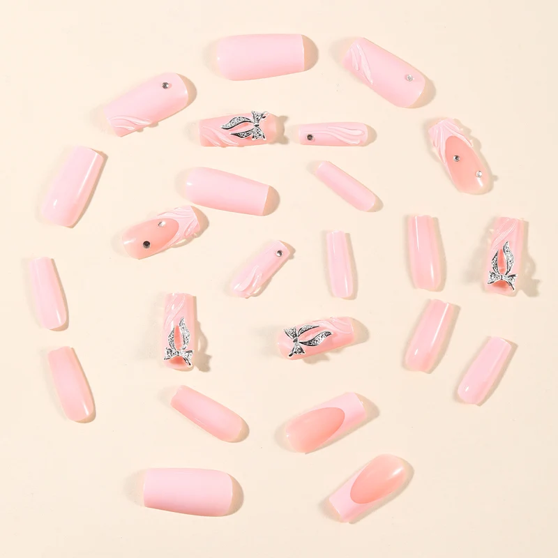 Elegante dekorative 3D-Nagelkunstverlängerungen Karnz
