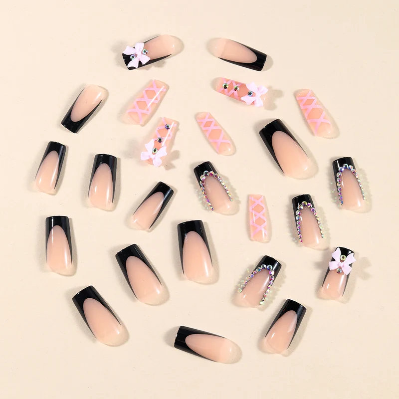 Dekoratives Langes Stiletto Nagelkunstdesign Karnz