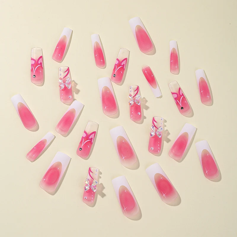 Kreative 3D Herz-Design Nagelkunst Erweiterungen Karnz