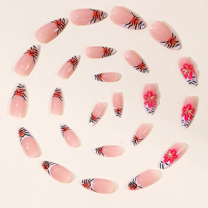 Künstlerisches Stiletto-Nageldesign Karnz