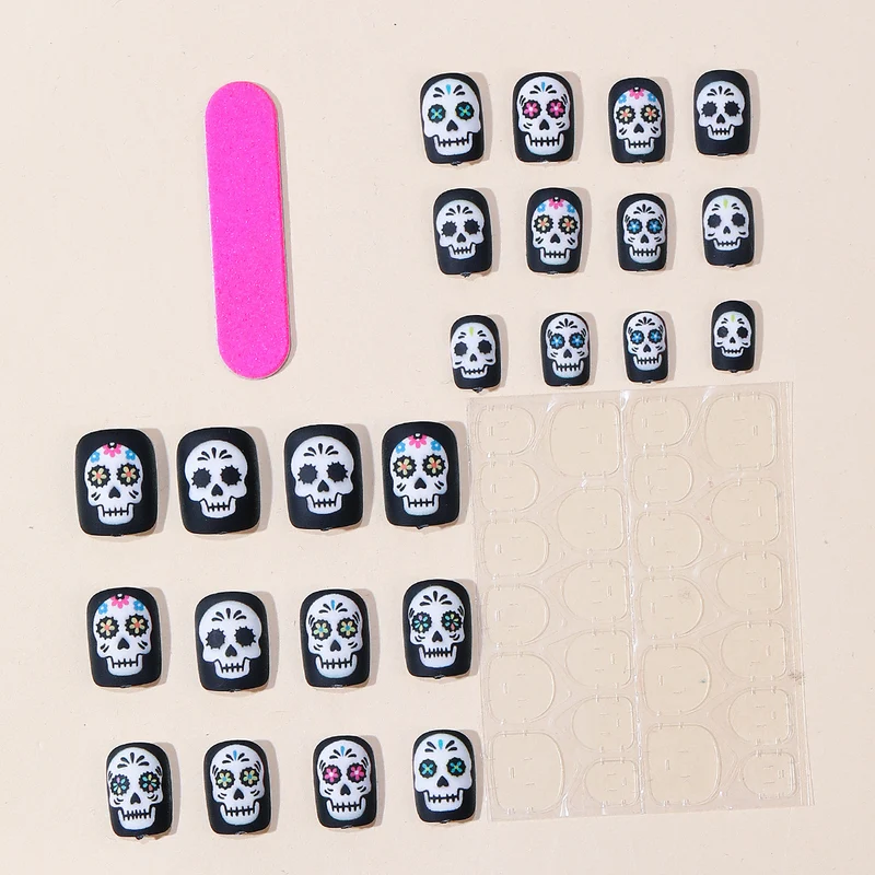 Künstlerisches Skull Design Nagelkunst Karnz