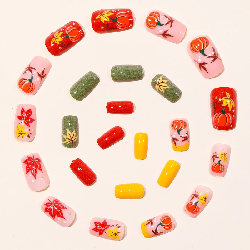 Künstlerisches saisonales Nagelkunstdesign Karnz