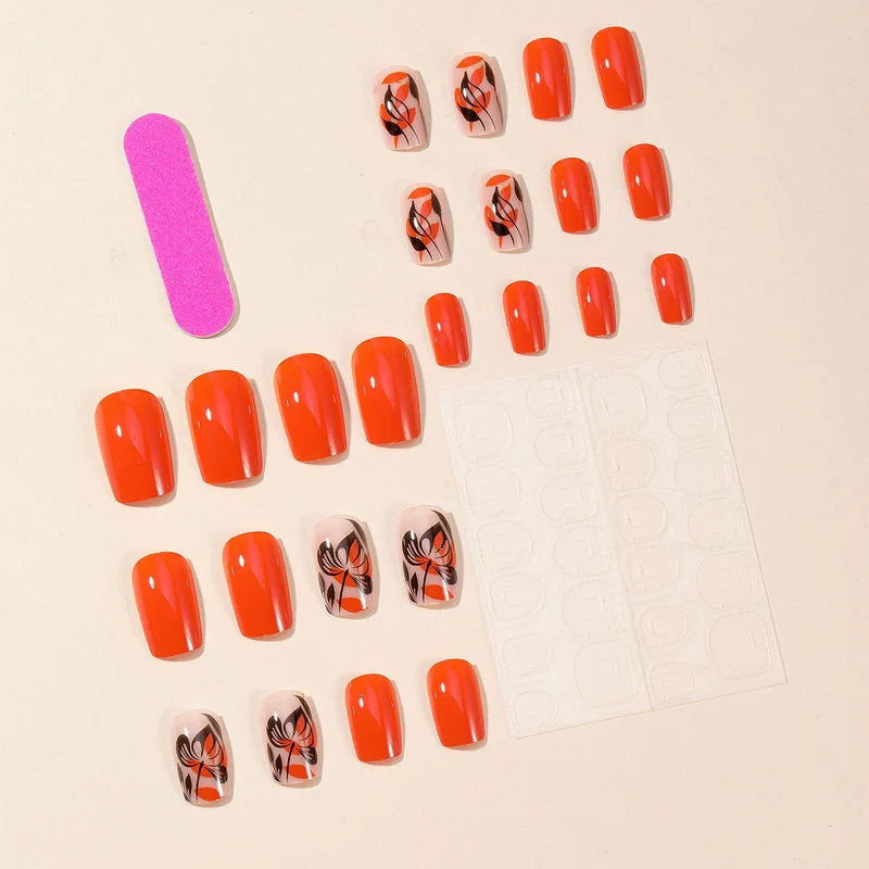 Künstlerisches Floral Nail Art Design Karnz