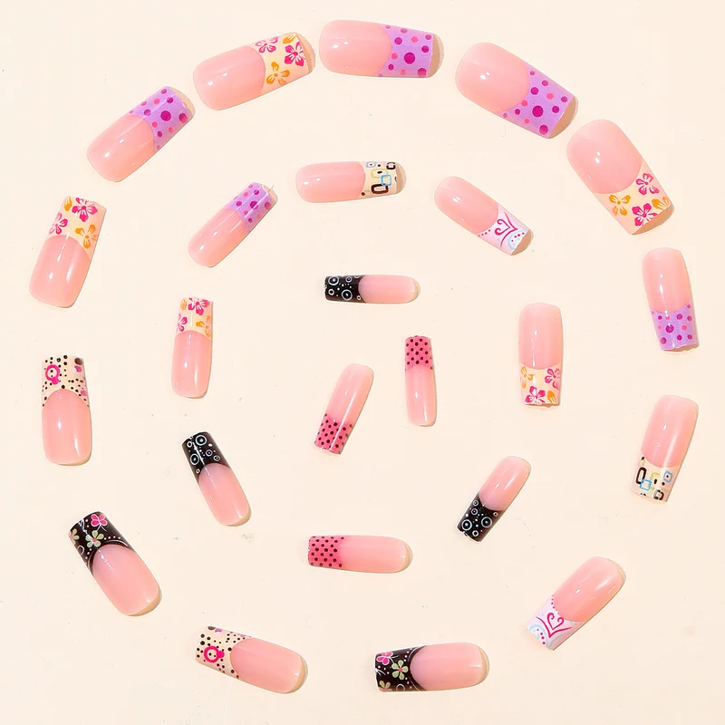 Künstlerische Acryl Nageldesigns Karnz