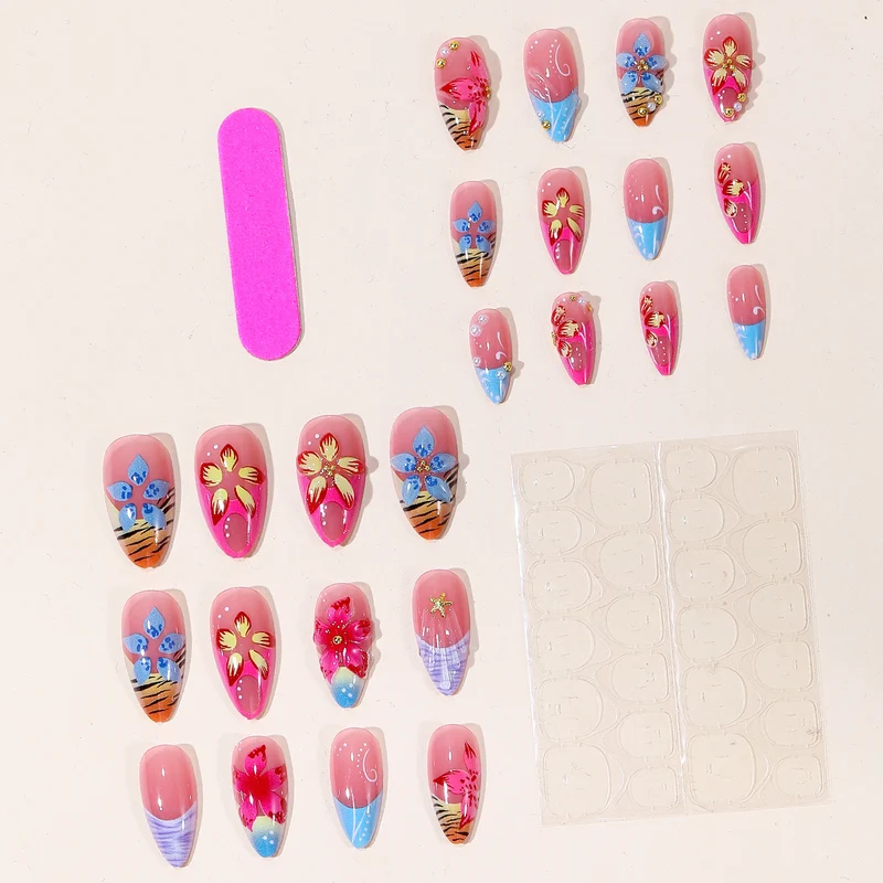 Künstlerische 3D Blumen Nagelerweiterungen Karnz