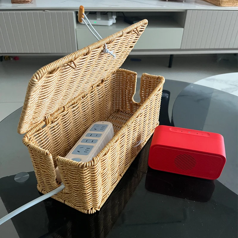 Dekorative Geflochtene Ladegerätestation Karnz