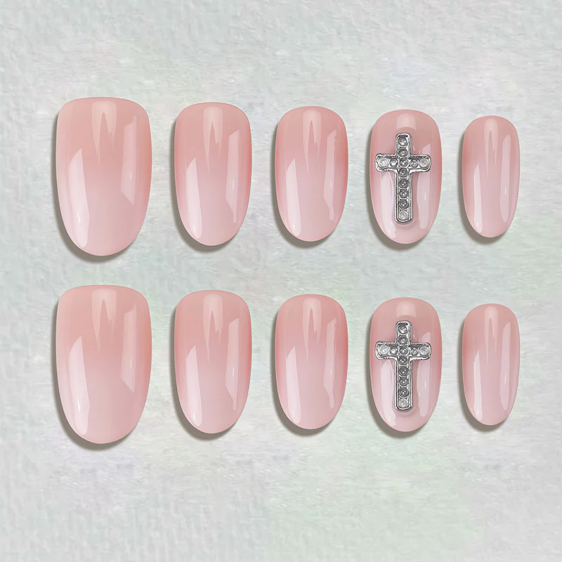 Elegante Press-On-Nagelkunst mit Kreuzdesign Karnz