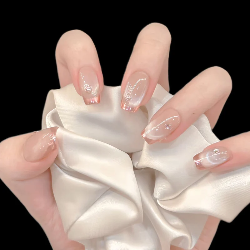 Elegante Nagelkunst Press-On Nägel Karnz