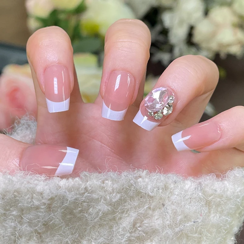 Elegante Nagelkunst Press-On Nägel Karnz