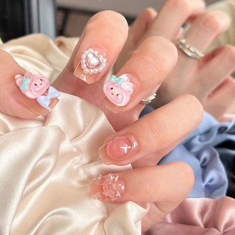 Elegante Lange Press-On Nägel Set mit Künstlerischen Spitzen Karnz