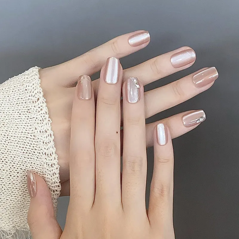 Thematische Nagelkunst Press-On Nägel mit süßen Charakter- und Schleifendesigns Karnz