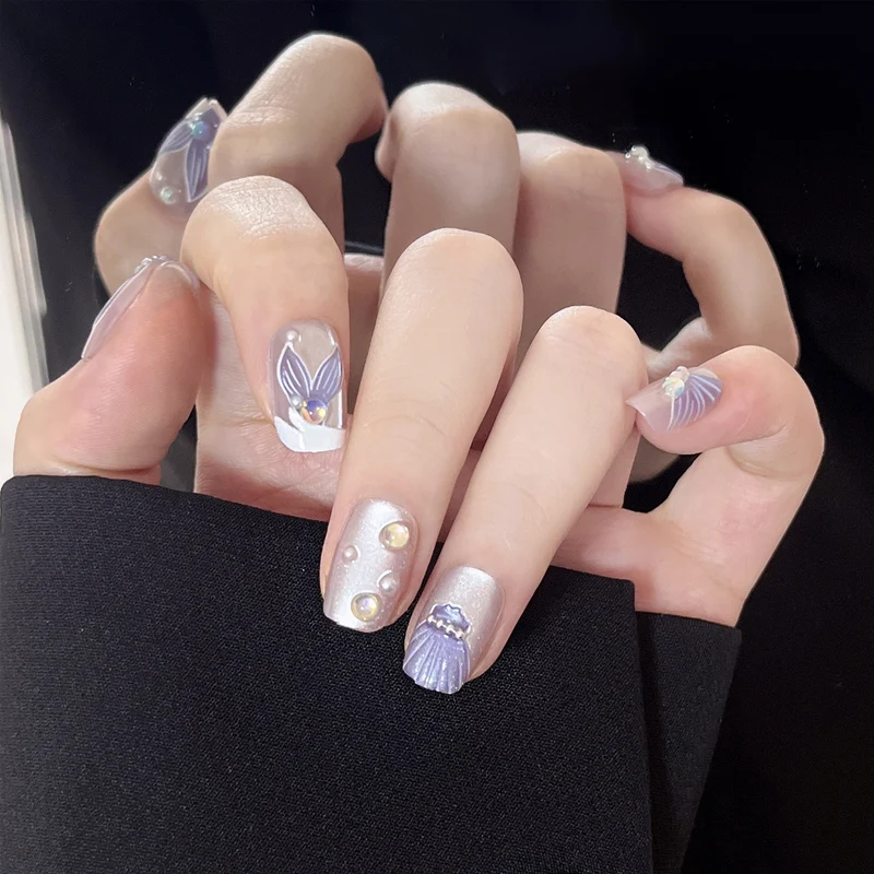 Thematische Nagelkunst Press-On Nägel mit süßen Charakter- und Schleifendesigns Karnz