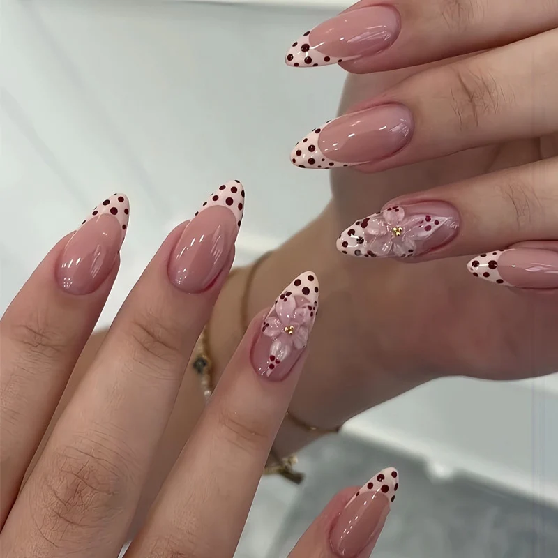 Thematisches Floral Press-On Nail Set Karnz