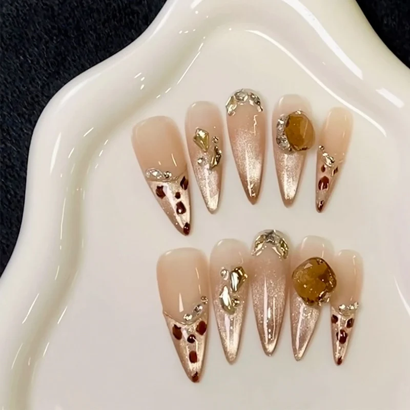 Stylische Press-On-Nageltips mit Leopardendesign Karnz