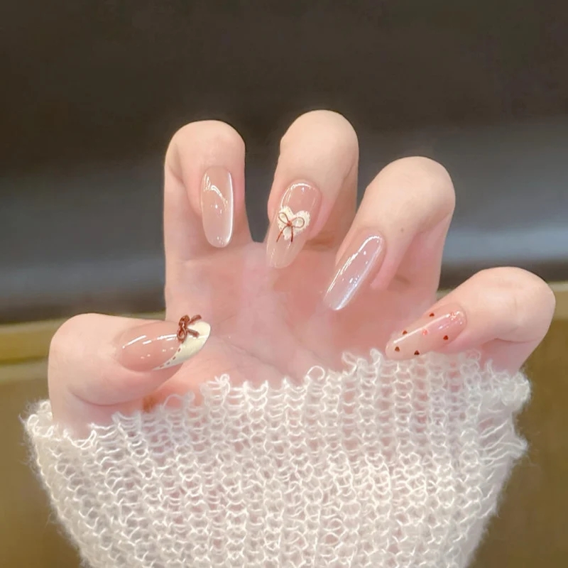 Stylisches Press-On Nagel-Set mit eleganten Glitzerakzenten Karnz