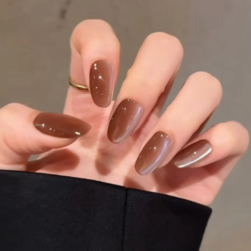 Stylisches Nagelkunst Press-On Set mit Glitter und glänzendem Finish Karnz