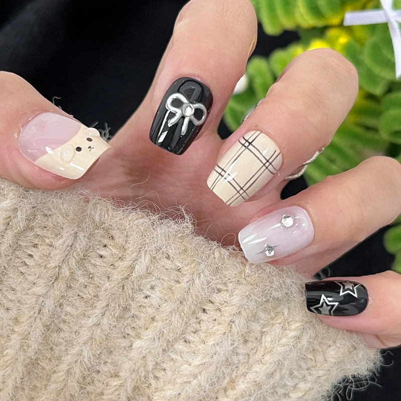 Stylisches Nagelkunst Press-On Set mit Glitter und glänzendem Finish Karnz