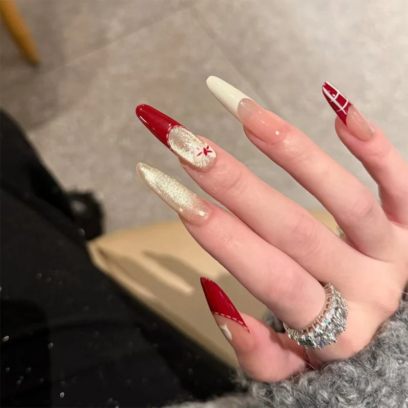 Stylisches Nagelkunst Press-On Set mit Glitter und glänzendem Finish Karnz