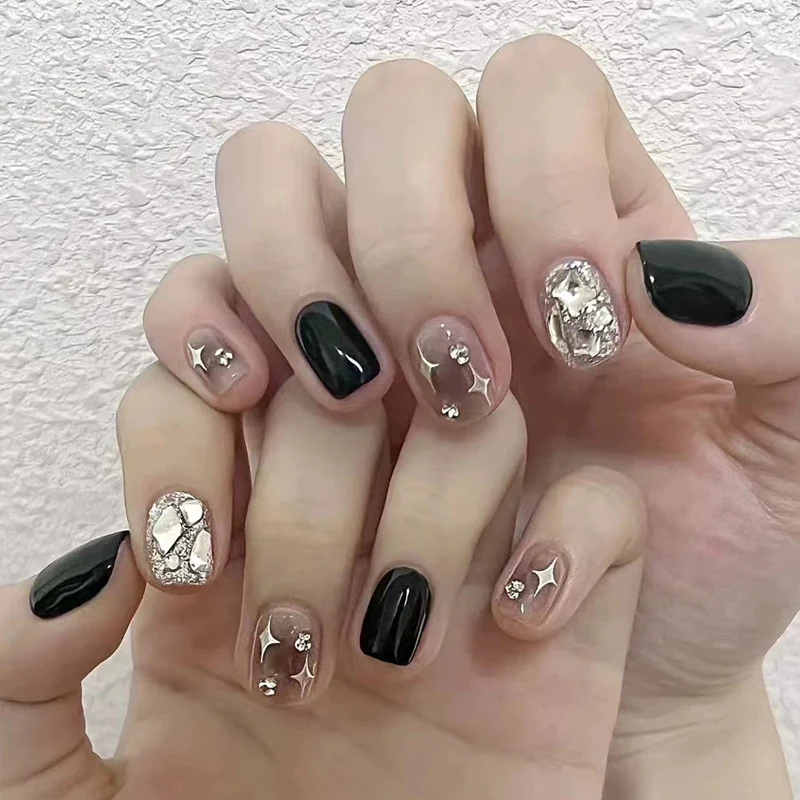 Press-On Nail Design Set mit künstlerischen holografischen Elementen Karnz