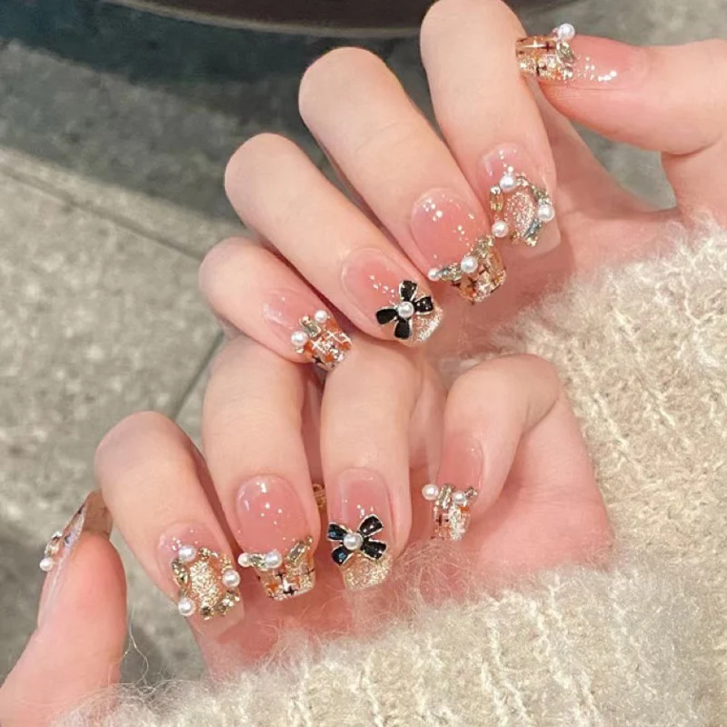 Luxus Press-On Nagelset mit Glitter-Akzenten Karnz