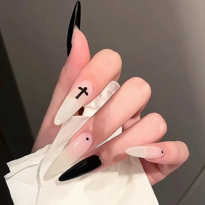Luxus Press-On Nagelset mit Glitter-Akzenten Karnz
