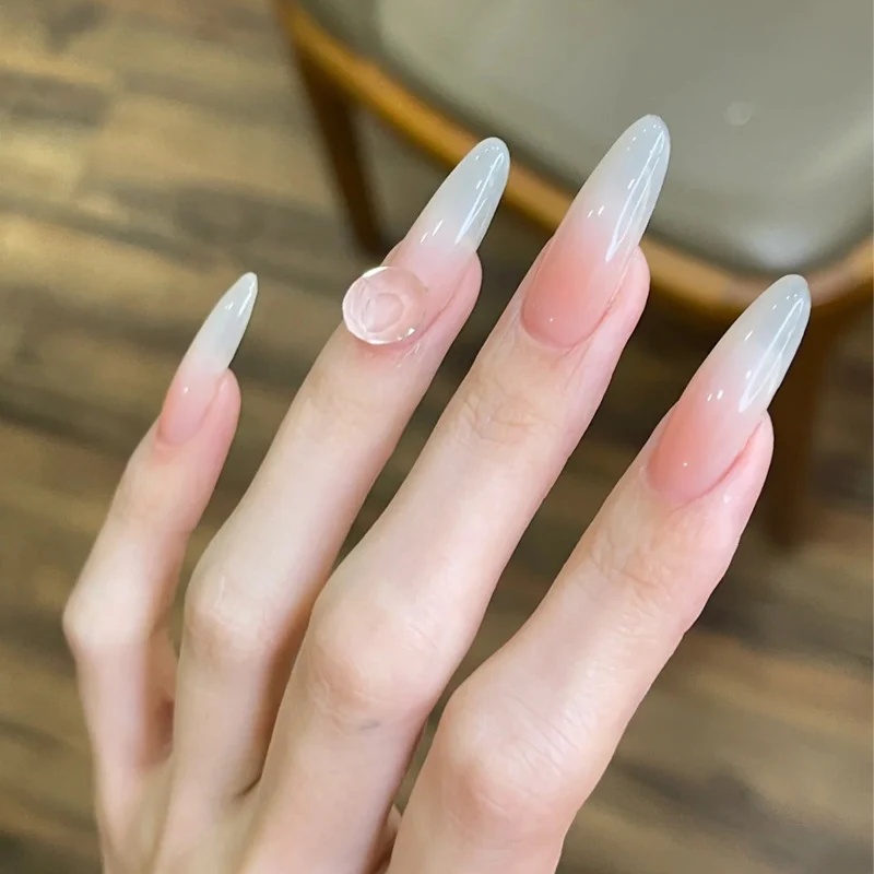 Lange Stiletto Press-On Nägel Set mit elegantem Ombre-Design Karnz