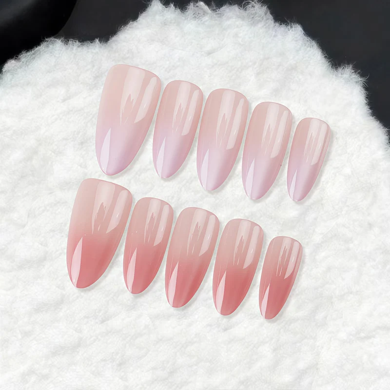 Glänzende Stiletto Press-On Nägel mit Ombre-Finish Karnz