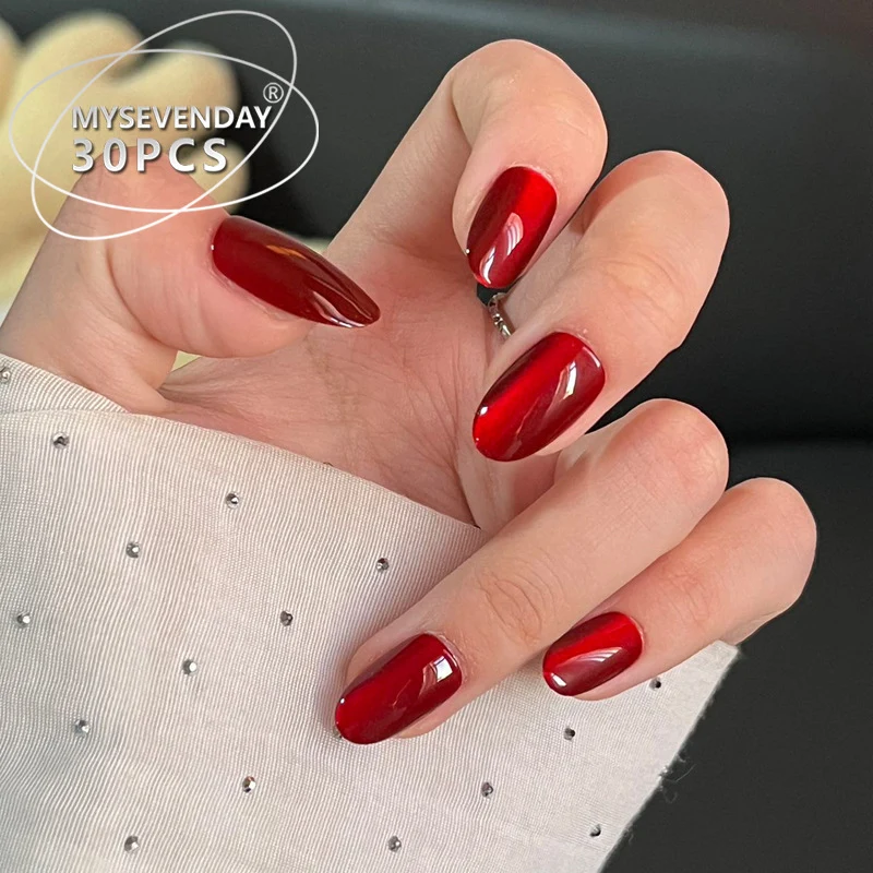 Glänzendes rotes Press-On-Nagelset Karnz