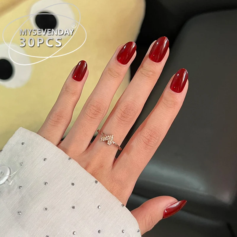 Glänzendes rotes Press-On-Nagelset Karnz