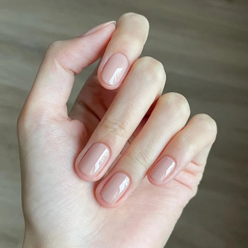 Glänzendes Nagelset Karnz
