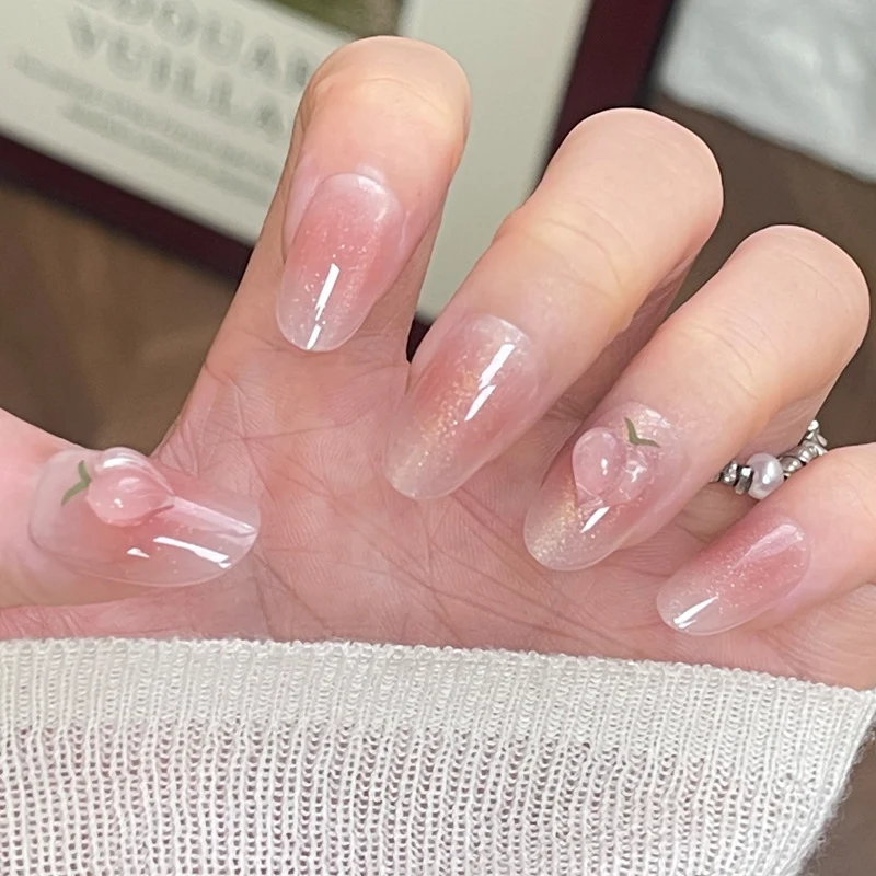 Glänzendes Nagelset Karnz