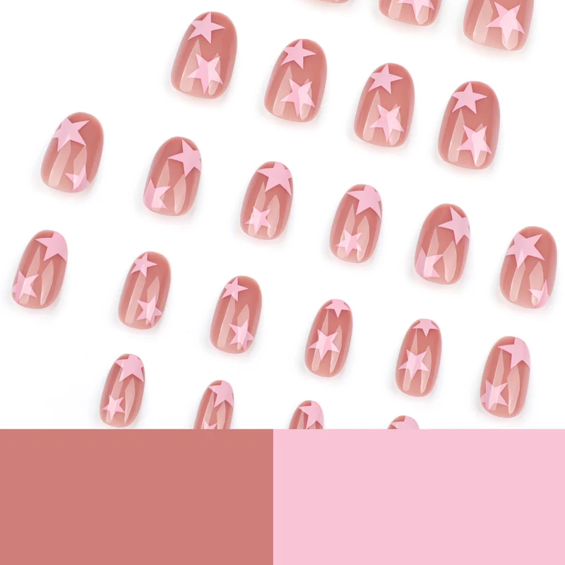 Kunstvolle Nagelkunst mit Sternmotiven Karnz
