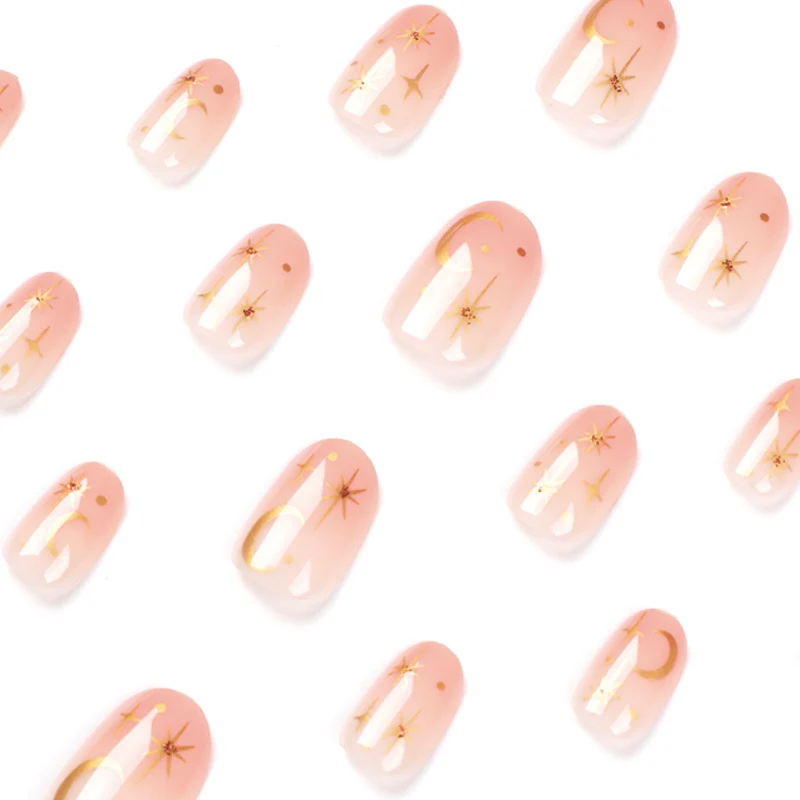 Kunstvolle Nagelkunst mit Sternen- und Mondmotiven Karnz