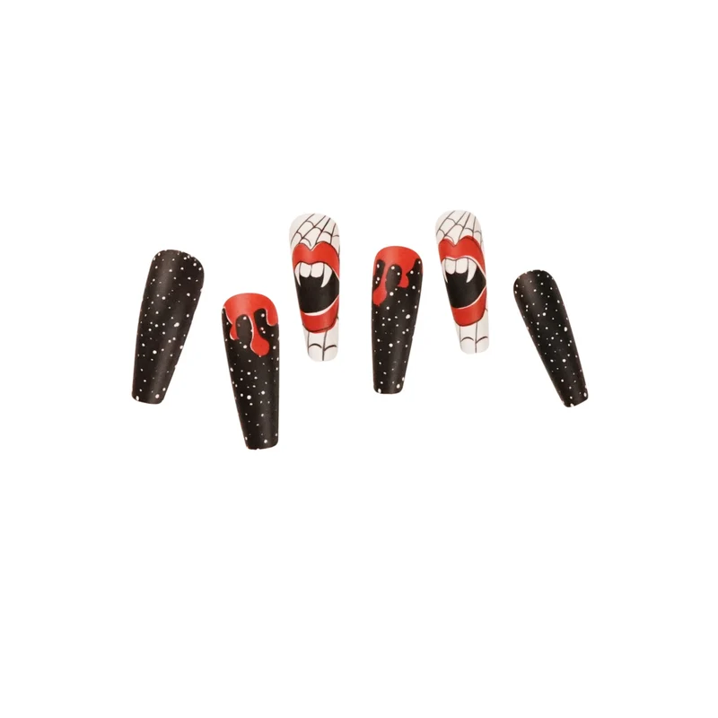 Kunstvolle Nagelkunst mit gruseligen Motiven Karnz