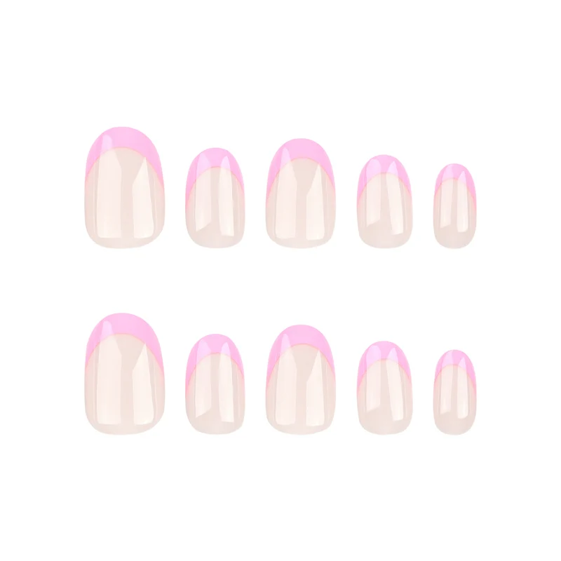 Kunstvolle Nagelkunst mit Glanz-Finish und elegantem French-Tip Karnz