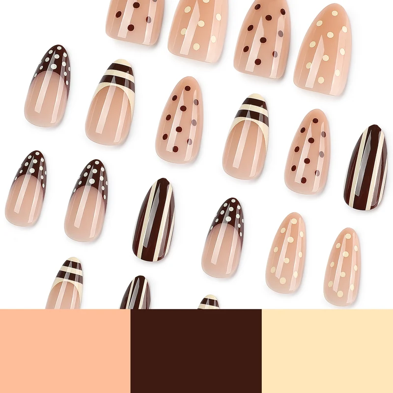 Kunstvolle Nagelkunst mit geometrischen Motiven Karnz