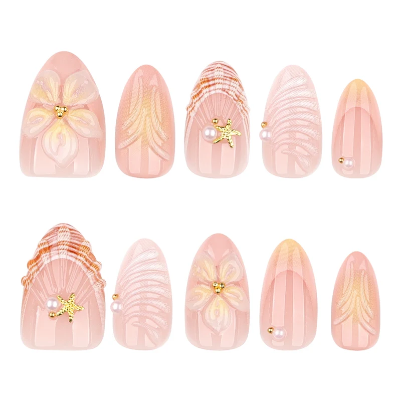 Kunstvolle Nagelkunst mit floralen Motiven und eleganten Akzenten Karnz