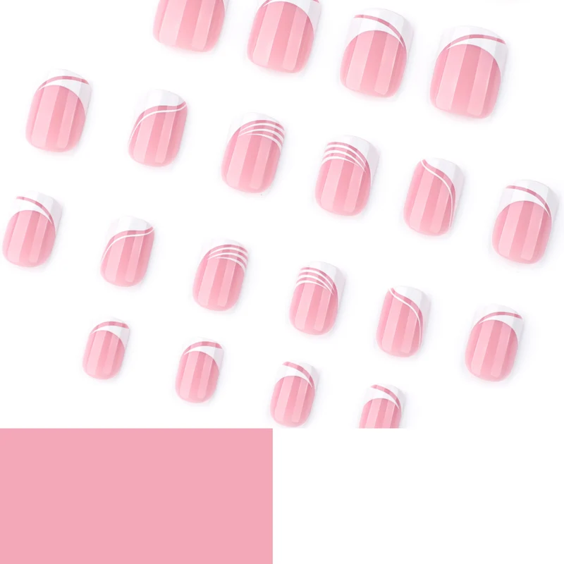 Kunstvolle Nagelkunst mit eleganten Linien Karnz