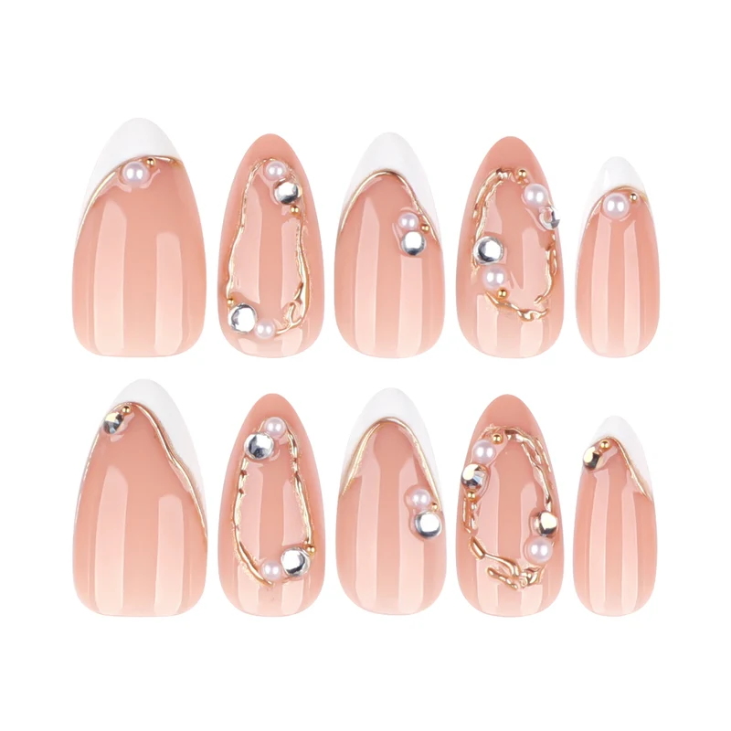Kunstvolle Nagelkunst mit eleganten Goldakzenten Karnz