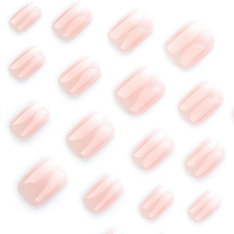 Kunstvolle Nagelkunst im eleganten Ombre-Stil Karnz