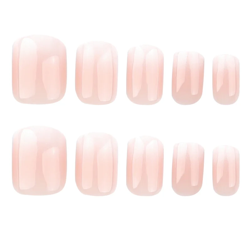 Kunstvolle Nagelkunst im eleganten Ombre-Stil Karnz
